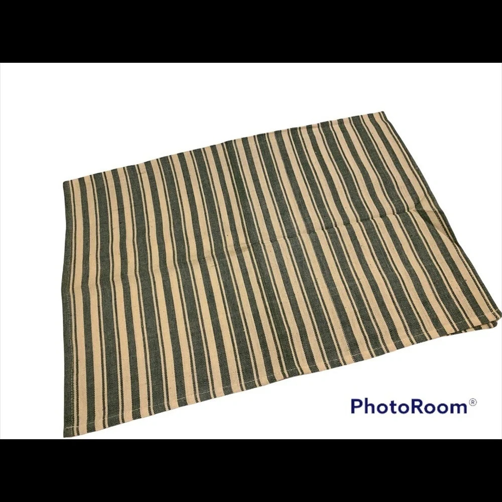 NWOT Dansk Colorloom Set of 2 Green/Cream Hand Towels 18x26